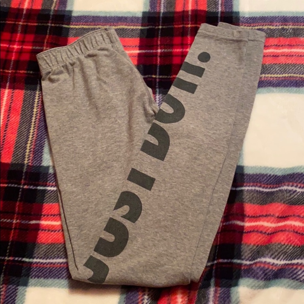 Grey Nike leggings